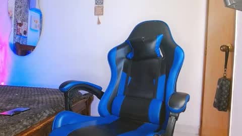 Mistery Guy online show from 10.10.25