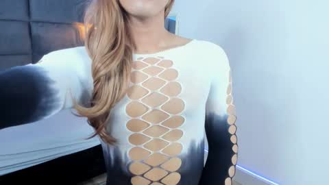 valentino moon online show from 11.01.25