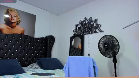 Snapshot of valentinoo_10 chatting on 12.15.25 Manuel online show from 12.15.25