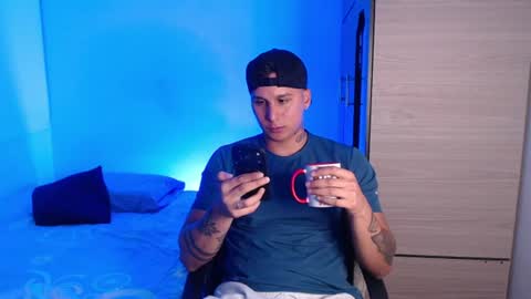 Snapshot of valentinosex_1 chatting on 07.10.26 VALENTINO online show from 07.10.26