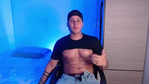 Snapshot of valentinosex_1 chatting on 07.15.26 VALENTINO online show from 07.15.26