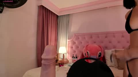 Vale Toro  online show from 02.22.25