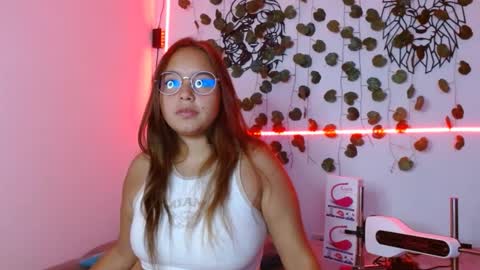 Snapshot of valeria_cherry chatting on 12.05.24 valeria online show from 12.05.24