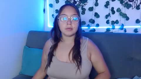 Snapshot of valeria_cherry chatting on 01.03.25 valeria online show from 01.03.25