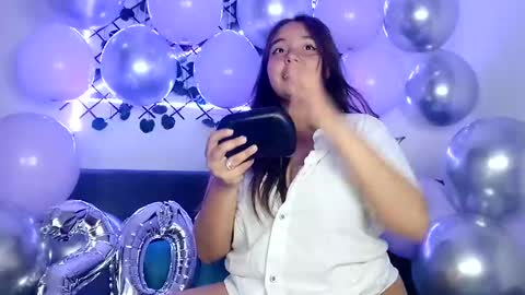Snapshot of valeria_cherry chatting on 03.08.25 valeria online show from 03.08.25