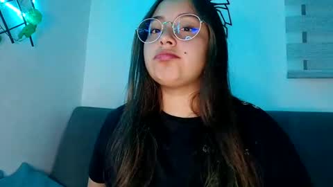 Snapshot of valeria_cherry chatting on 09.12.25 valeria online show from 09.12.25