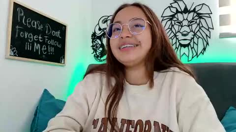 Snapshot of valeria_cherry chatting on 10.09.25 valeria online show from 10.09.25