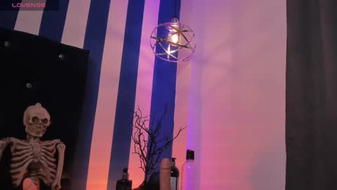 valeria_rouse28 online show from 10.31.25