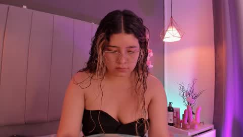 valeria_rouse28 online show from 11.30.25