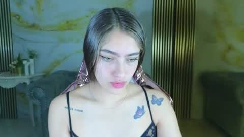 Snapshot of valeriaa_s chatting on 06.25.26 valeriaa_s online show from 06.25.26