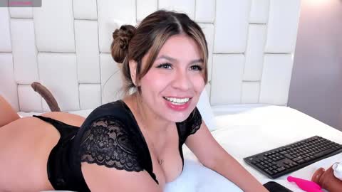 Snapshot of valeriagarciax chatting on 12.27.24 ValeriaGarciax online show from 12.27.24