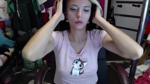 Snapshot of valeriaxkiss chatting on 09.30.25 ValeriaXKiss online show from 09.30.25