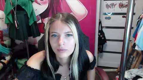 Snapshot of valeriaxkiss chatting on 10.11.25 ValeriaXKiss online show from 10.11.25