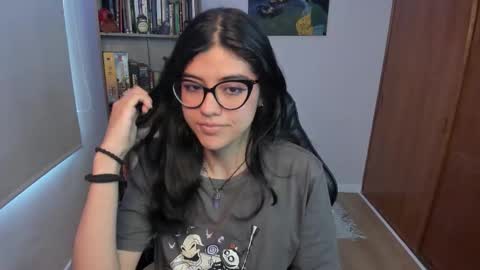 Snapshot of valerie__sky chatting on 12.03.25 Val online show from 12.03.25