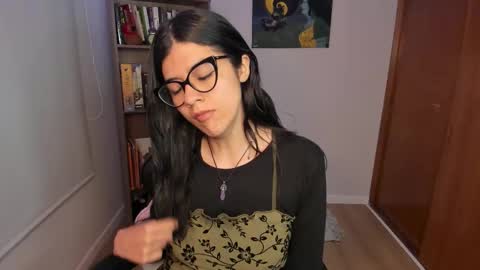 Snapshot of valerie__sky chatting on 12.19.25 Val online show from 12.19.25