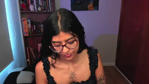 Snapshot of valerie__sky chatting on 07.04.26 Val online show from 07.04.26