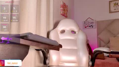 Snapshot of valerie_zans chatting on 07.16.26 valerie_zans online show from 07.16.26