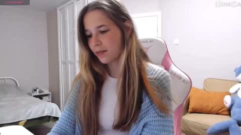 Snapshot of valeriebubbles chatting on 09.08.25 Valerie online show from 09.08.25