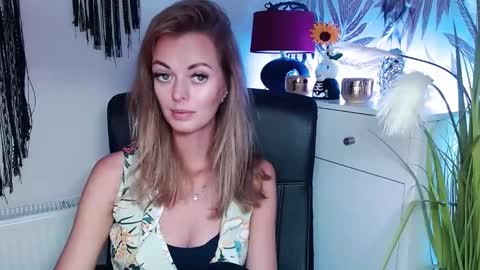 Valerie  online show from 12.02.24