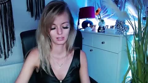 Valerie  online show from 02.20.25