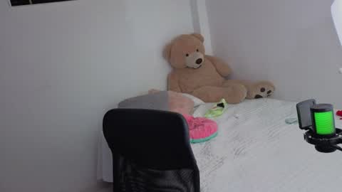 Snapshot of valerihouse_ chatting on 06.18.26 valerihouse_ online show from 06.18.26