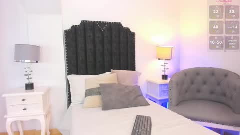 Snapshot of valerith_vega chatting on 12.14.24   online show from 12.14.24