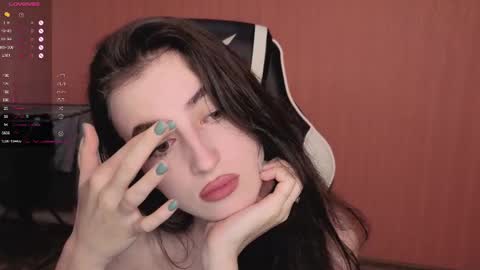 Snapshot of valeritiio chatting on 09.13.25 valeritiio online show from 09.13.25