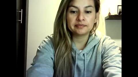 Snapshot of valery__rouse_ chatting on 05.29.26 Valery online show from 05.29.26