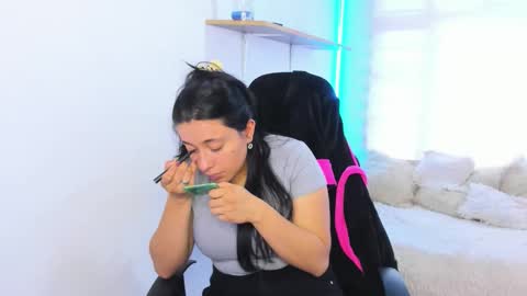 valery_bonnet1 online show from 11.19.25