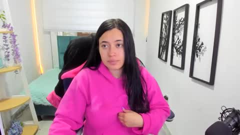 valery_bonnet1 online show from 12.17.25