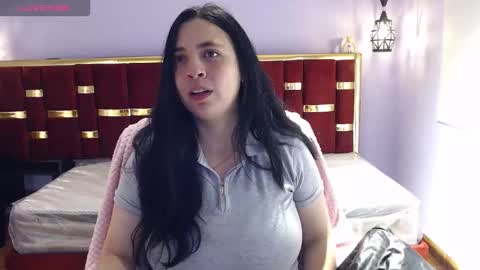 Snapshot of valery_cute_18 chatting on 10.22.25 valery cute 18 online show from 10.22.25