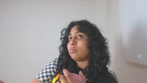 Snapshot of valery_lovex_ chatting on 12.15.25 valery_lovex_ online show from 12.15.25