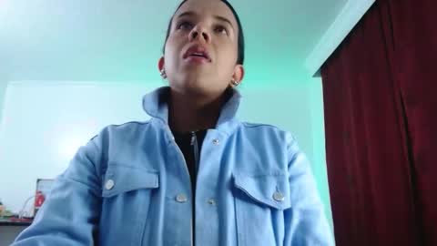 Snapshot of valery_meer_ chatting on 10.21.25 Valeria online show from 10.21.25