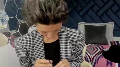 VALERY MORE online show from 11.13.25