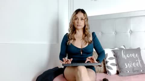 valery_roche online show from 10.21.25