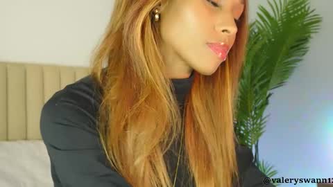 Valery swan1 online show from 10.28.25