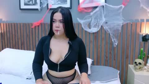 Snapshot of valerya_collem chatting on 10.17.25 Valerya Collem online show from 10.17.25