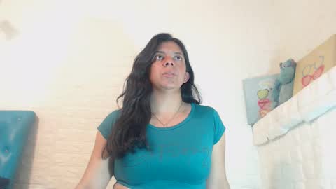 Snapshot of valeryloveh chatting on 12.15.25 valeryloveh online show from 12.15.25