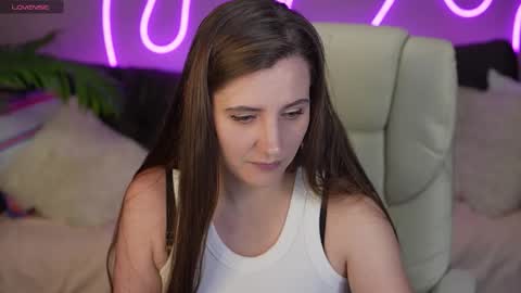 Snapshot of valerymurr chatting on 10.07.25 V A L E R Y  M U R online show from 10.07.25