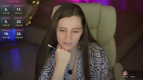 V A L E R Y  M U R online show from 04.16.26