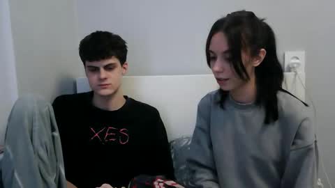 Snapshot of valesios chatting on 11.29.25 valesios online show from 11.29.25