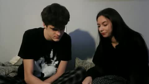 Snapshot of valesios chatting on 12.21.25 valesios online show from 12.21.25