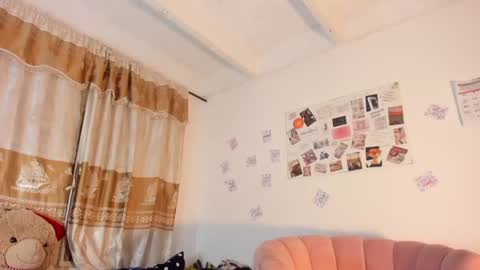 Snapshot of valientegirl_ chatting on 01.18.25 VALIENTE  online show from 01.18.25