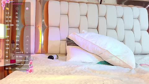 Valkiria moore  online show from 02.02.25