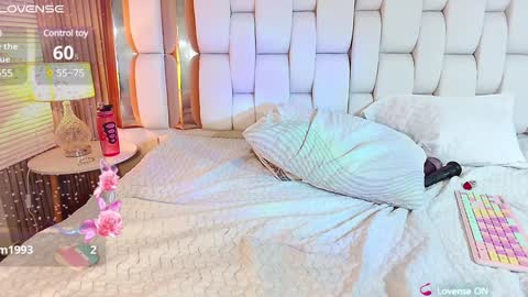 Valkiria moore  online show from 02.05.25