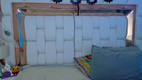 Valkiria moore  online show from 10.07.25