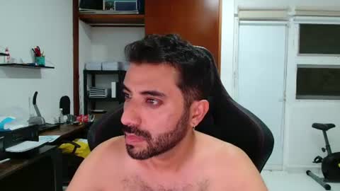 Snapshot of vallartamexi chatting on 08.09.26 Roberto Carlos online show from 08.09.26