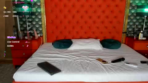 Snapshot of valleriejonnes chatting on 11.28.25 Valerie Val V online show from 11.28.25