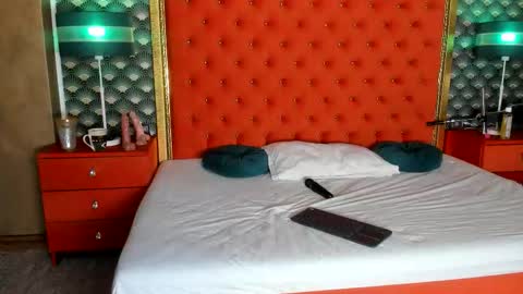 Snapshot of valleriejonnes chatting on 11.29.25 Valerie Val V online show from 11.29.25