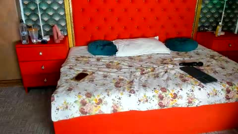 Snapshot of valleriejonnes chatting on 12.01.25 Valerie Val V online show from 12.01.25